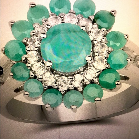 Beautiful women’s white gold emerald & topaz size 8 designer ring - Picture 2 of 3